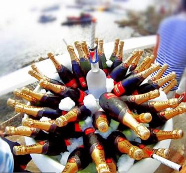 Bye Bye Estiu! Festa CLOENDA de Champagne el 23 de Septembre 2012!