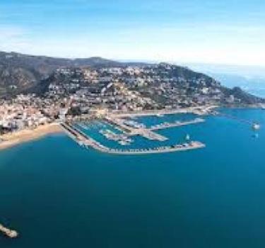 Roses: Tourismus-und Fischerei Zentrum an der nördlichen Costa Brava