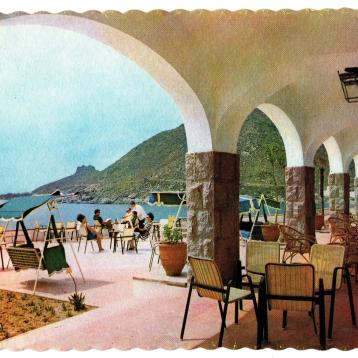 Terraza principal del Hotel Vistabella en los 60