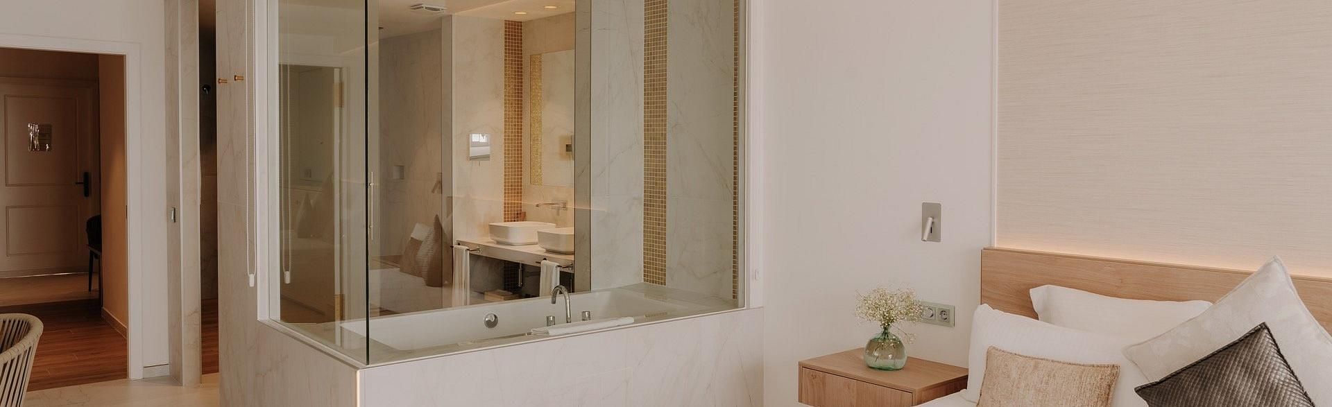 The rooms at the Hotel Vistabella in Roses (Spain)