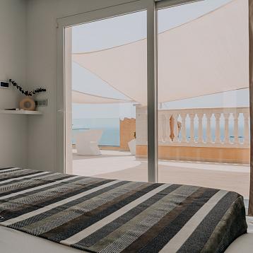 Bed with Sea Views