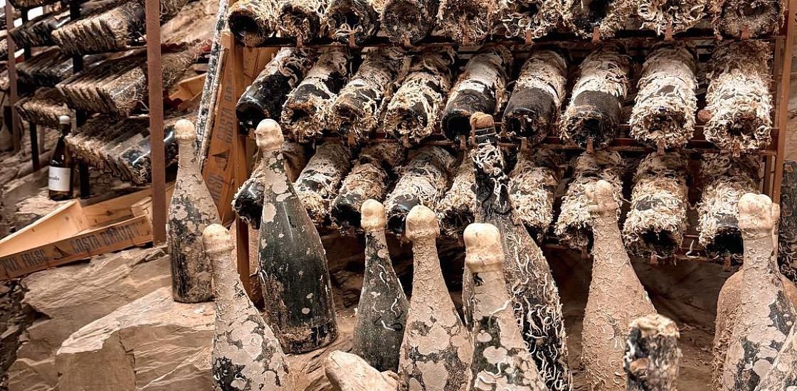 Excursión privada en barco al atardecer con experiencia gastronómica y baño nocturno